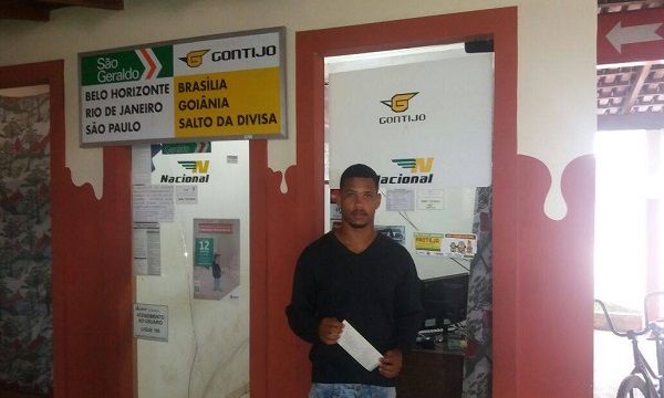 Itabela: depois de temporada em terra natal jogador carioca volta pro Rj 5