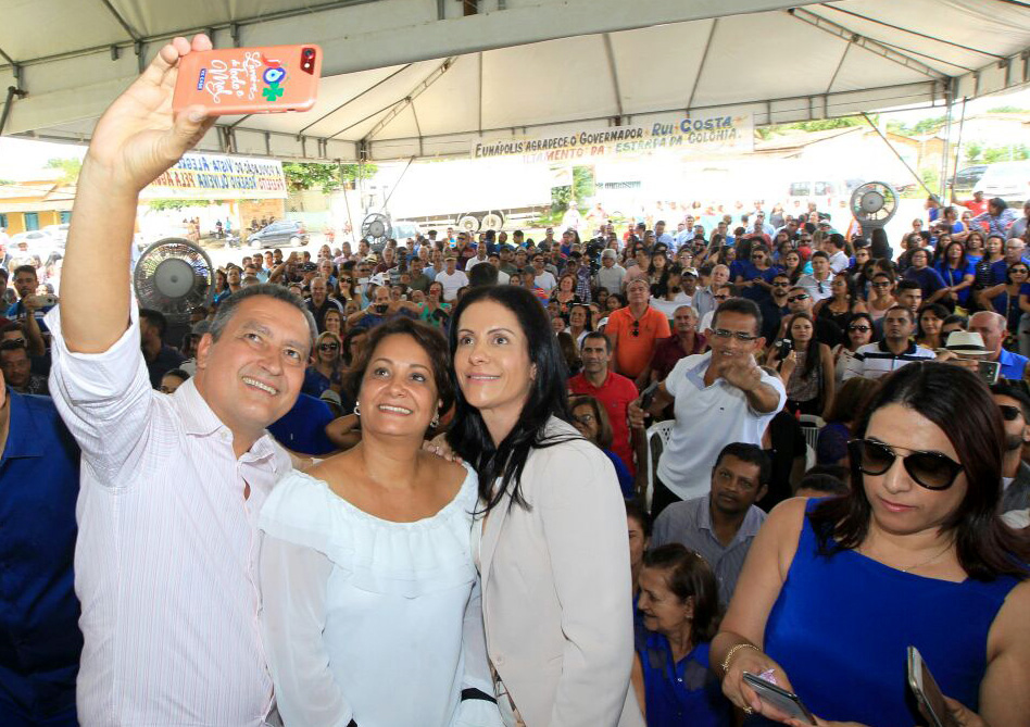 Christine Pinto prestigia evento com Rui Costa. (Foto: Divulgao)