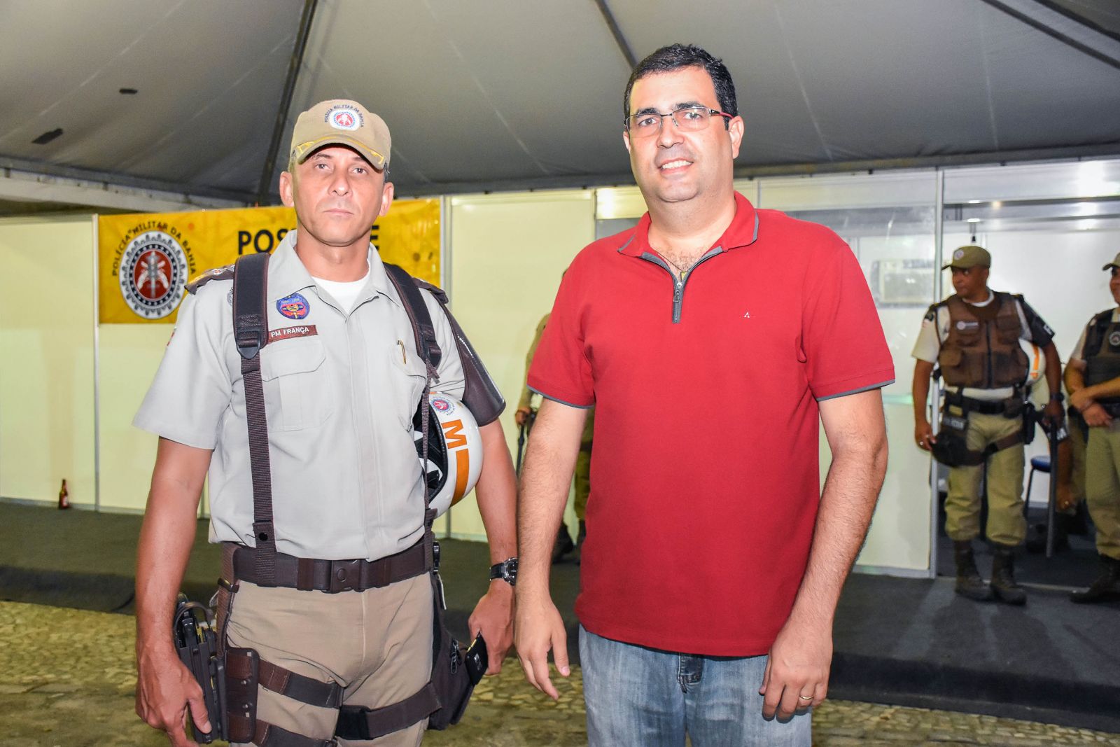Prefeito, Humberto Nascimento ao lado do Major Frana, comandante do 8 BPM. (Foto: Divulgao)