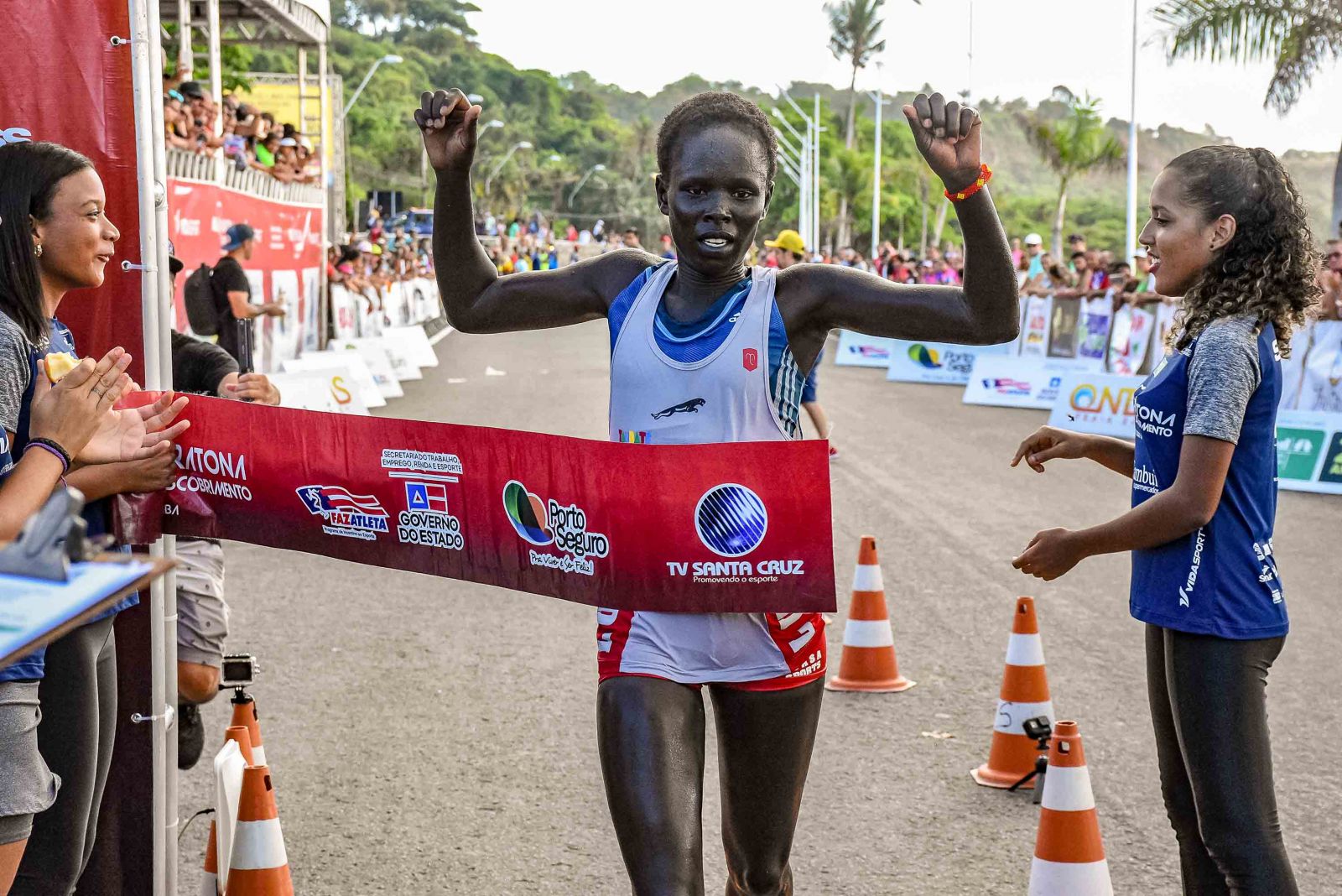 Keniana Sahron Chelmo, conquistou o primeiro lugar nas categorias de 21 KM feminina. (Foto: Ascom/Divulgao)