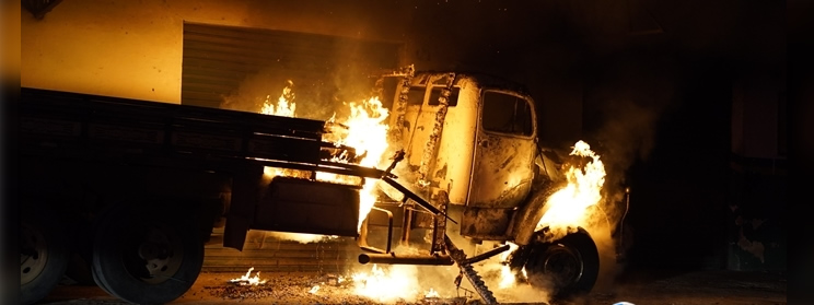 Incndio que destruiu caminho pode ter sido criminoso. (Foto: Regilmar Souza/FolhaBaiana)