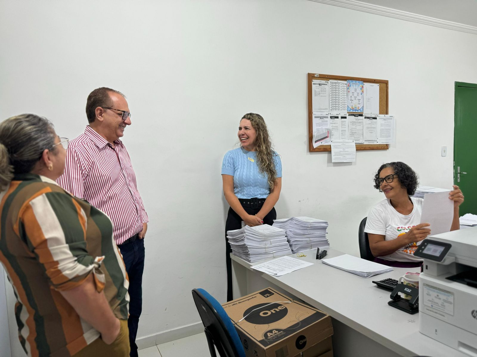 Cordlia e secretrios debatem modernizao dos servios pblicos em Eunpolis - (Foto: Divulgao)