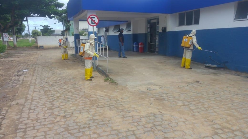 Entrada do Hospital Frei Ricardo em Itabela recebeu a desinfeco e higienizao. (Foto: Divulgao)