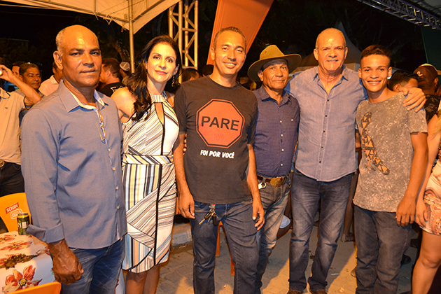 Prefeita, Christine Pinto, prestigiou a festa ao lado do povo. (Foto:  Divulgao/Ascom)