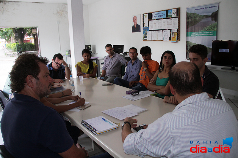 Reunio discute Plano Municipal de Saneamento Bsico em Itabela. (Foto: Divulgao/Ascom)