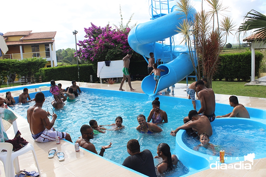Convidados tiveram momentos agradveis com muita msica, churrasco e piscina.(Foto: Alex Gonalves/BAHIA DIA A DIA)