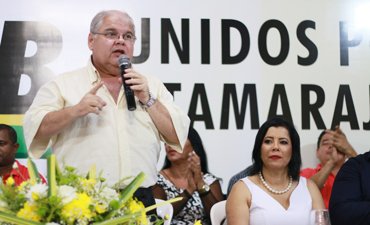 Lcio Vieira Lima participa de conveno do PMDB em Itamaraju. (Foto: Alex Gonalves/Bahia Dia a Dia)