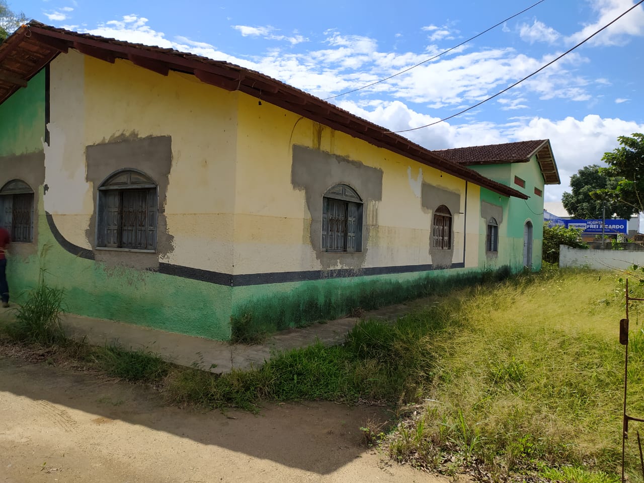 Novo local onde os idosos sero abrigados fica na antiga escola agrcola da cidade, localizado ao lado do Hospital Frei Ricardo. (Foto: Divulgao)