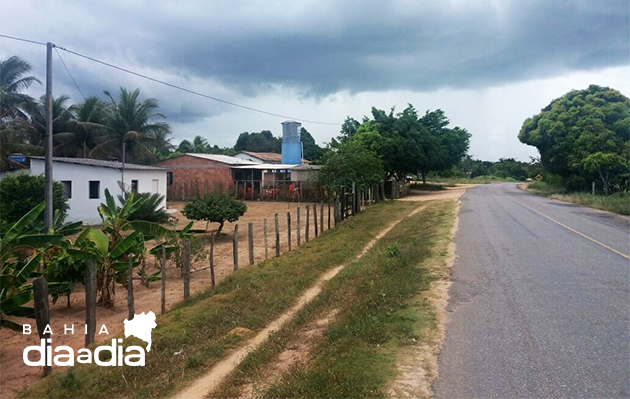 Falta de gua ocorre na localidade da Escadinha, distrito de Guaratinga. (Foto: Reproduo/Whatsapp)