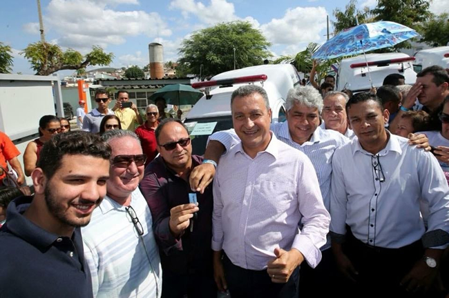 Neto tm participado de diversas aes polticas e caminhadas ao lado do seu tio, o deputado federal, Ronaldo Carletto (PP). (Foto: Divulgao)