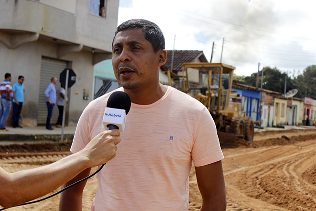 Secretrio de Obras, Jinivaldo Miranda, esclareceu como ser o processo de pavimentao da via. (Foto: Divulgao/Ascom)