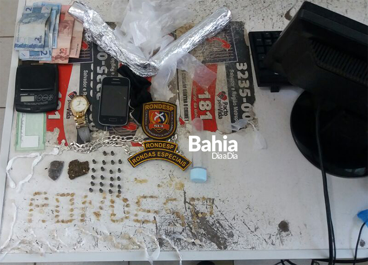 Drogas, dinheiro e objetos foram apreendidos na ao. (Foto: Reproduo/Whatsapp)