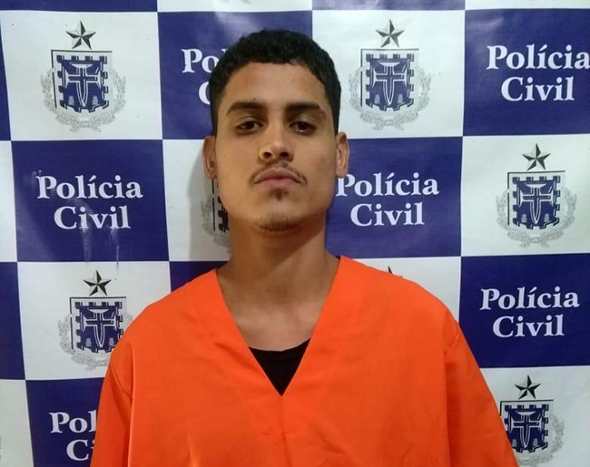 Tlio Nascimento de Almeida de 23 anos, foi preso em flagrante pelo crime de posse de arma de fogo. (Foto: Divulgao/PC)