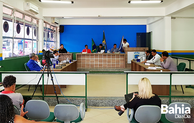 Projeto de lei n004/2017 que foi vetado pelos nove vereadores presentes em sesso. (Foto: Alex Gonalves/BAHIA DIA A DIA)