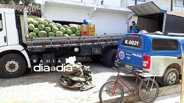 Crime ocorreu em frente a um galpo de frutas e verduras no centro de Guaratinga. (Foto: Reproduo/Whatsapp)