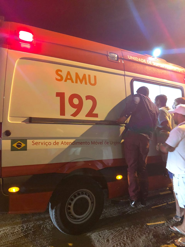 Vtimas foram socorridas pelo Servio de Atendimento Mvel de Urgncia (Samu). (Foto: Reproduo/Whatsapp)