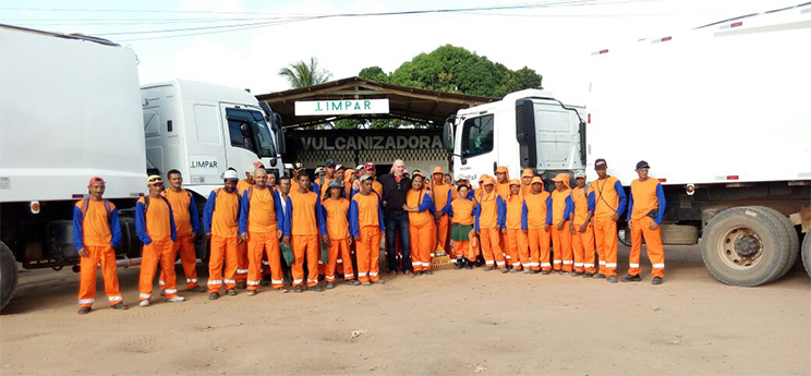 Garis de Itabela recebem novos uniformes. (Foto: Alex Barbosa/Bahia Dia a Dia)