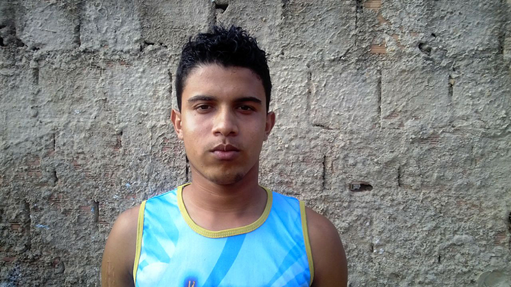 Anderson Oliveira de Andrade de 22 anos, foi morto com um tiro na cabea. (Foto: Reproduo/Whatsapp)