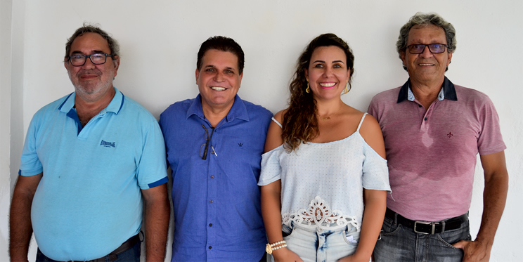 Da esquerda para a direita, Dr. Luiz Andradre, pres.  PSDB, Paulo Dap, pres.  PMDB, Cordelia Torres Pr-candidata  prefeita, Dr.Pedro Vailant, Pres. Democratas. (Foto: Divulgao)