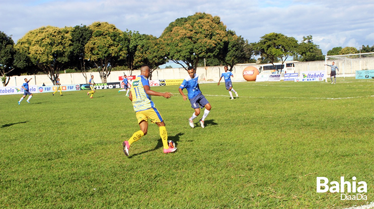 Itabela sai na frente na fase do mata-mata e j