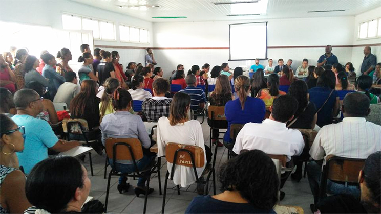 APLB realizou uma assemblia com professores pra discutir o recurso do precatrios. (Foto: Reproduo/Whatsapp)