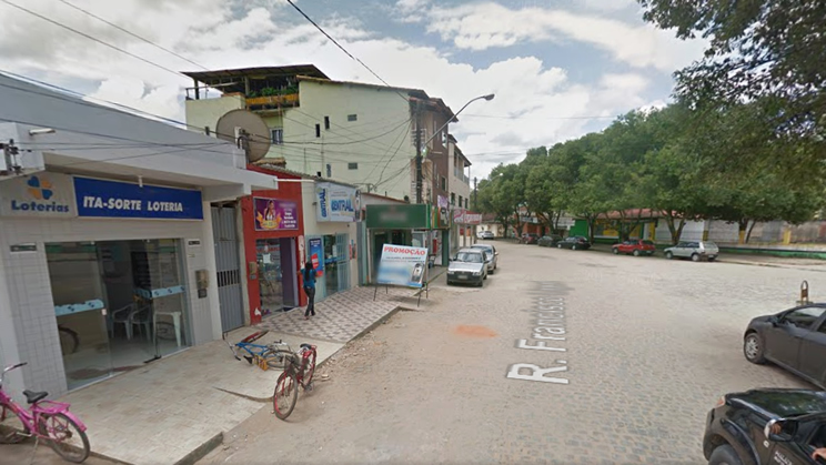 Casa lotrica em Itabela  alvo de ao de bandidos. (Foto: Reproduo/Google Maps)