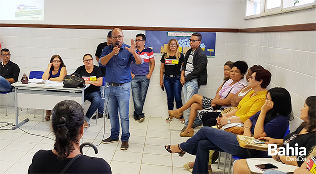 Coordenador da APLB Sindicato de Itabela, Valtim Lima, falou as alternativas para apresentar a mesa tcnica. (Foto: Alex Gonalves/Bahia Dia a Dia)