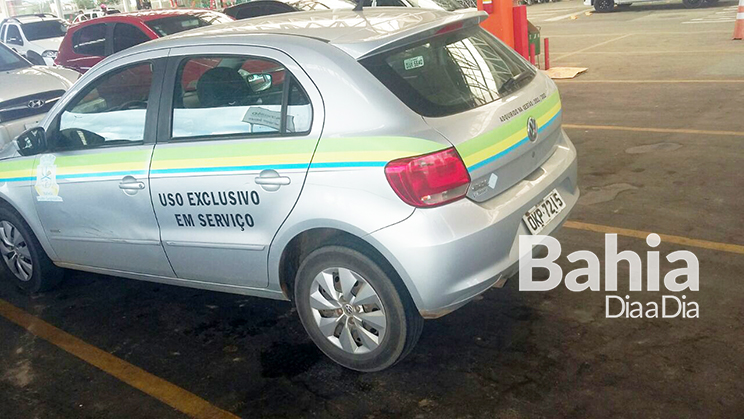 Carro da cmara de Itabela  flagrado parado em estacionamento do Atacado. (Foto: Reproduo/Whatsapp)a