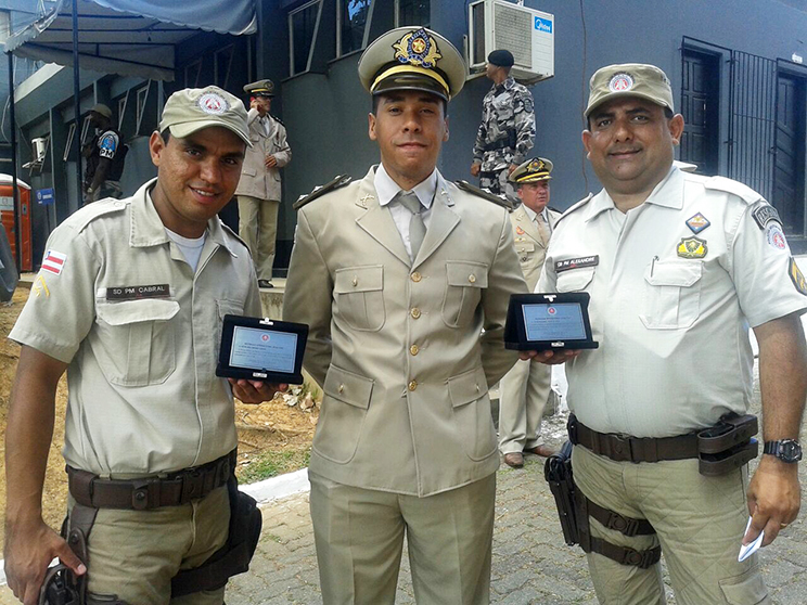 Soldado PM Alex Martins Cabral,tenente PM Arajo e o Cabo PM Alexandre Pinto .