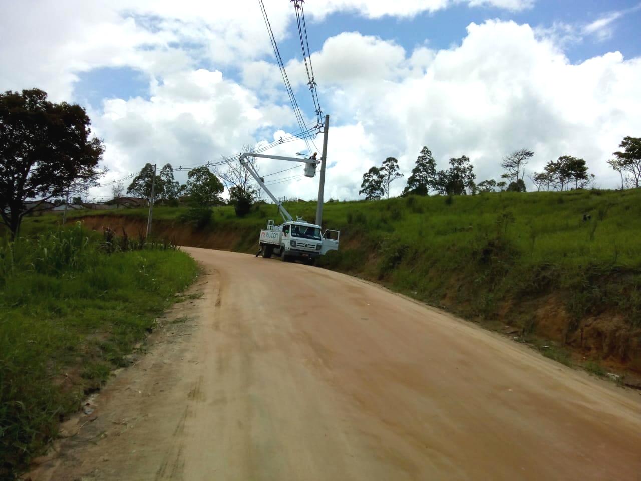 Foram instalados kits completos na via que liga os bairros Minas Gerais e Urbis III. (Foto: Divulgao)