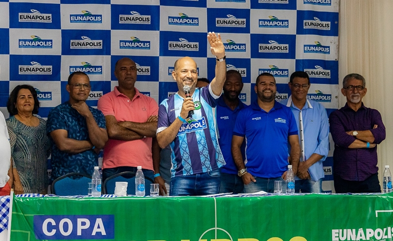 Prefeito de Eunpolis Robrio Oliveira fala da importncia da competio para o Municpio. (Foto: Divulgao) 