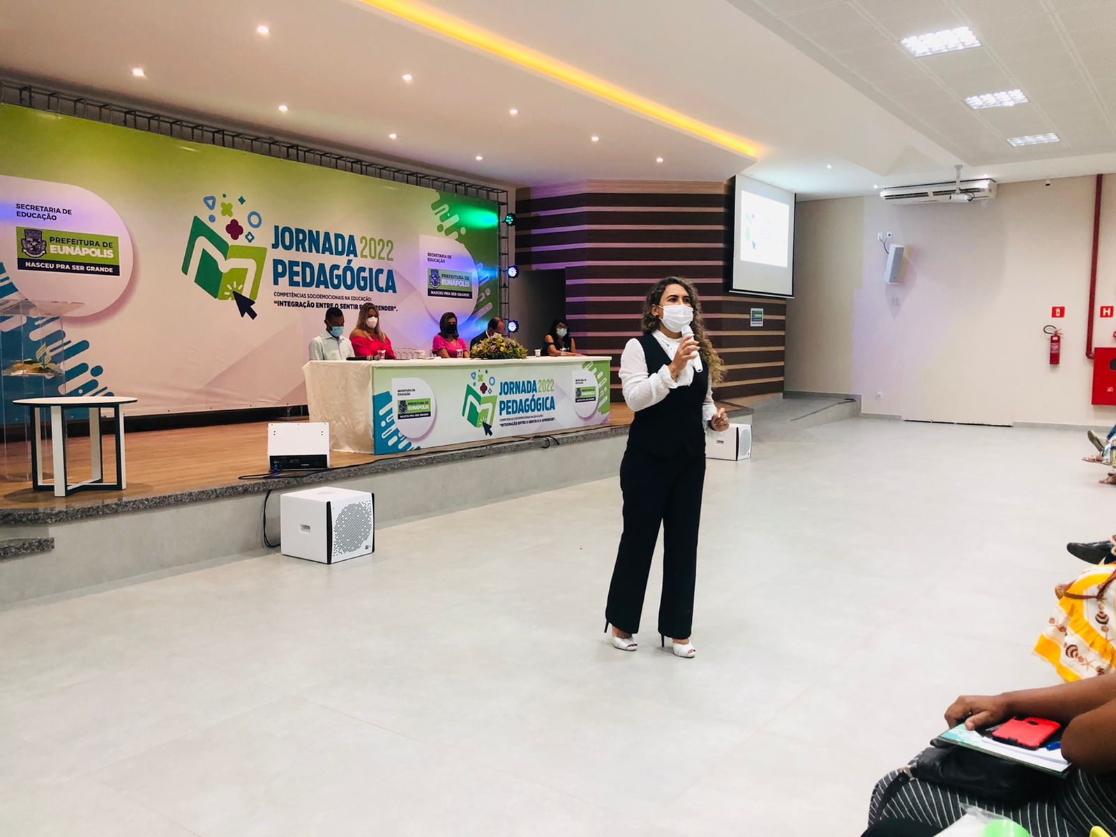 Prefeita Cordlia Torres anunciou melhorias para o setor da educao. (Foto: Divulgao)