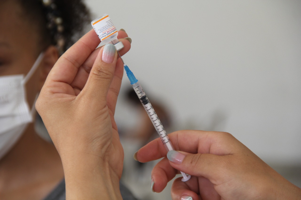 Vacina contra a Covid-19 est sendo disponibilizada para crianas em Eunpolis. (Foto: Divulgao)
