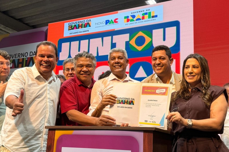 Foto: Divulgação - Prefeito Gandhi torna realidade sonho antigo e garante asfalto entre Guaratinga e São João do Sul