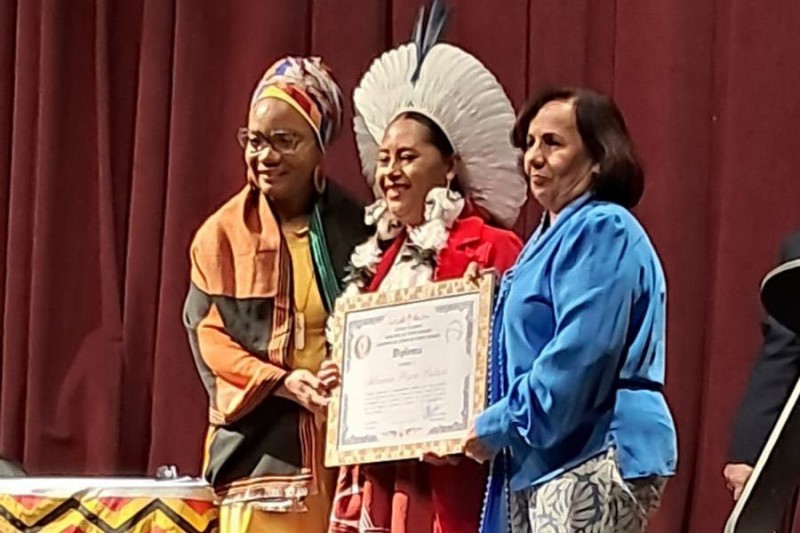 Foto: Divulgação - Adriana Pesca Pataxó é a primeira mulher indígena a integrar uma academia de letras na Bahia