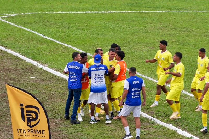 Foto: Divulgação - Itabela brilha na estreia da Copa CONDESC e vence Itagimirim por 3 a 2 no Manzolão