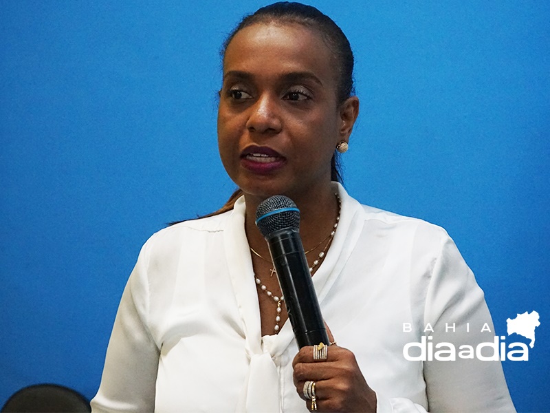 Deputada Tia Eron, frisa a composio do PRB em Guaratinga,  unida na Bahia, composta do por mulheres. (Foto: BAHIA DIA A DIA)