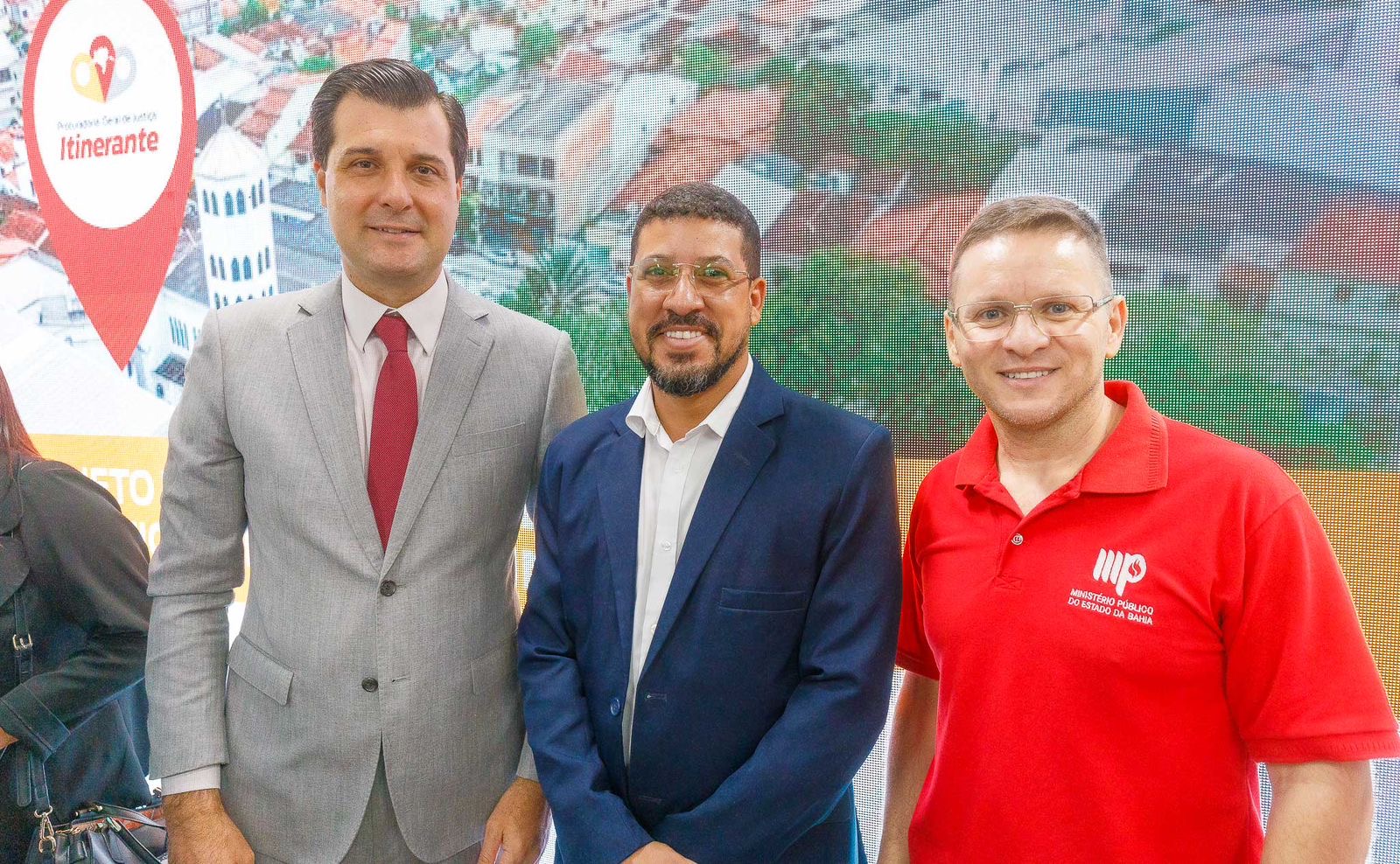 Prefeito Ricardo Flauzino assina ades�o e Itabela passa a integrar projeto �Munic�pio Seguro� do MP-BA