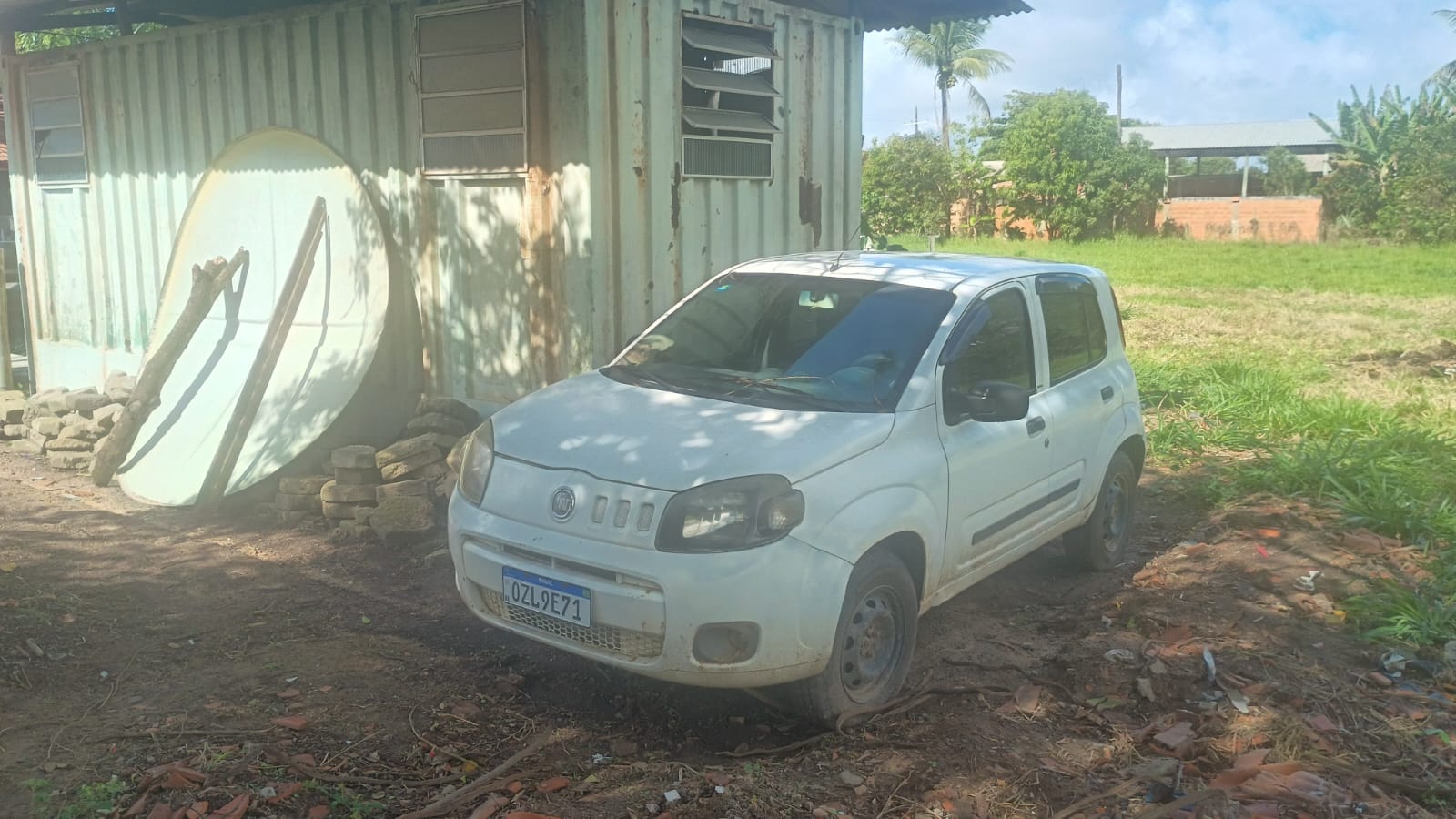 Veículo suspeito de envolvimento em crimes é apreendido dentro da Casa dos Idosos em Itabela Veículo suspeito de envolvimento em crimes é apreendido dentro da Casa dos Idosos em Itabela