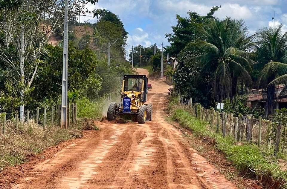 Prefeitura de Itabela recupera mais 22 km de estrada vicinal 
