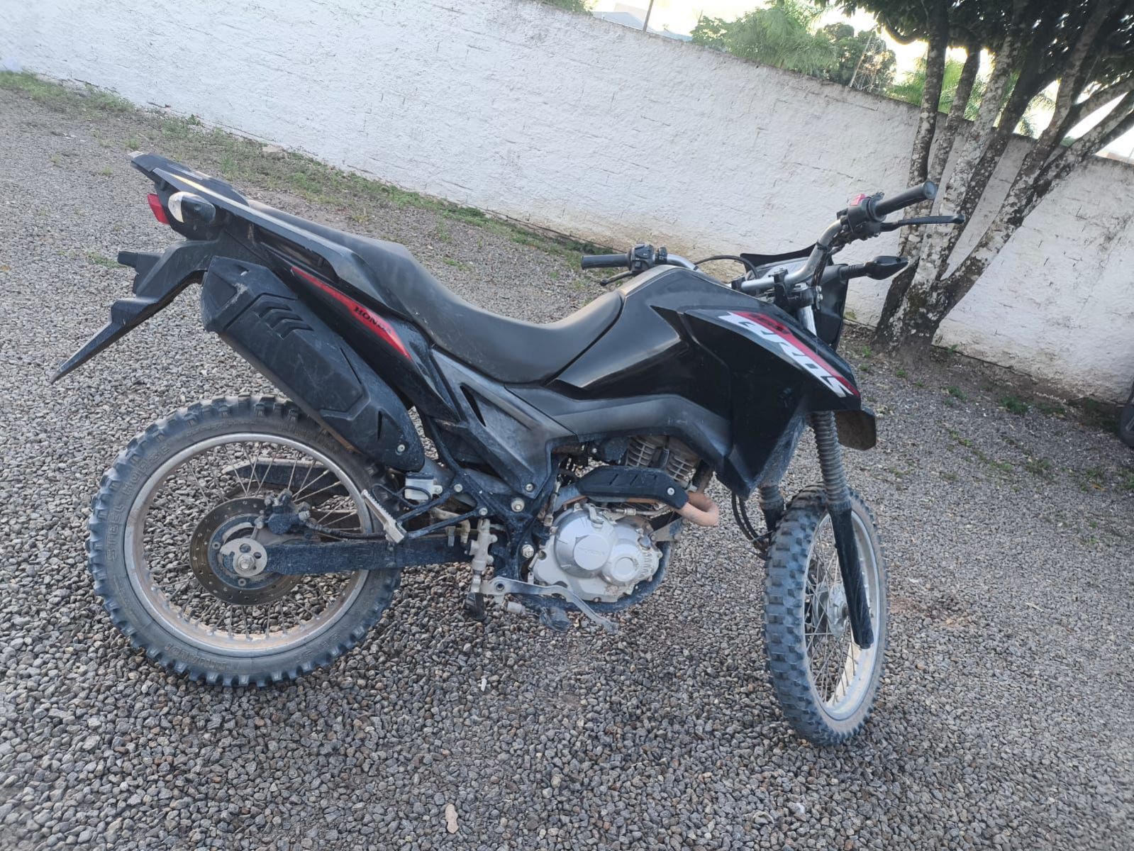 Pol�cia Militar realiza a��es e apreende ve�culos adulterados e armas em Itabela