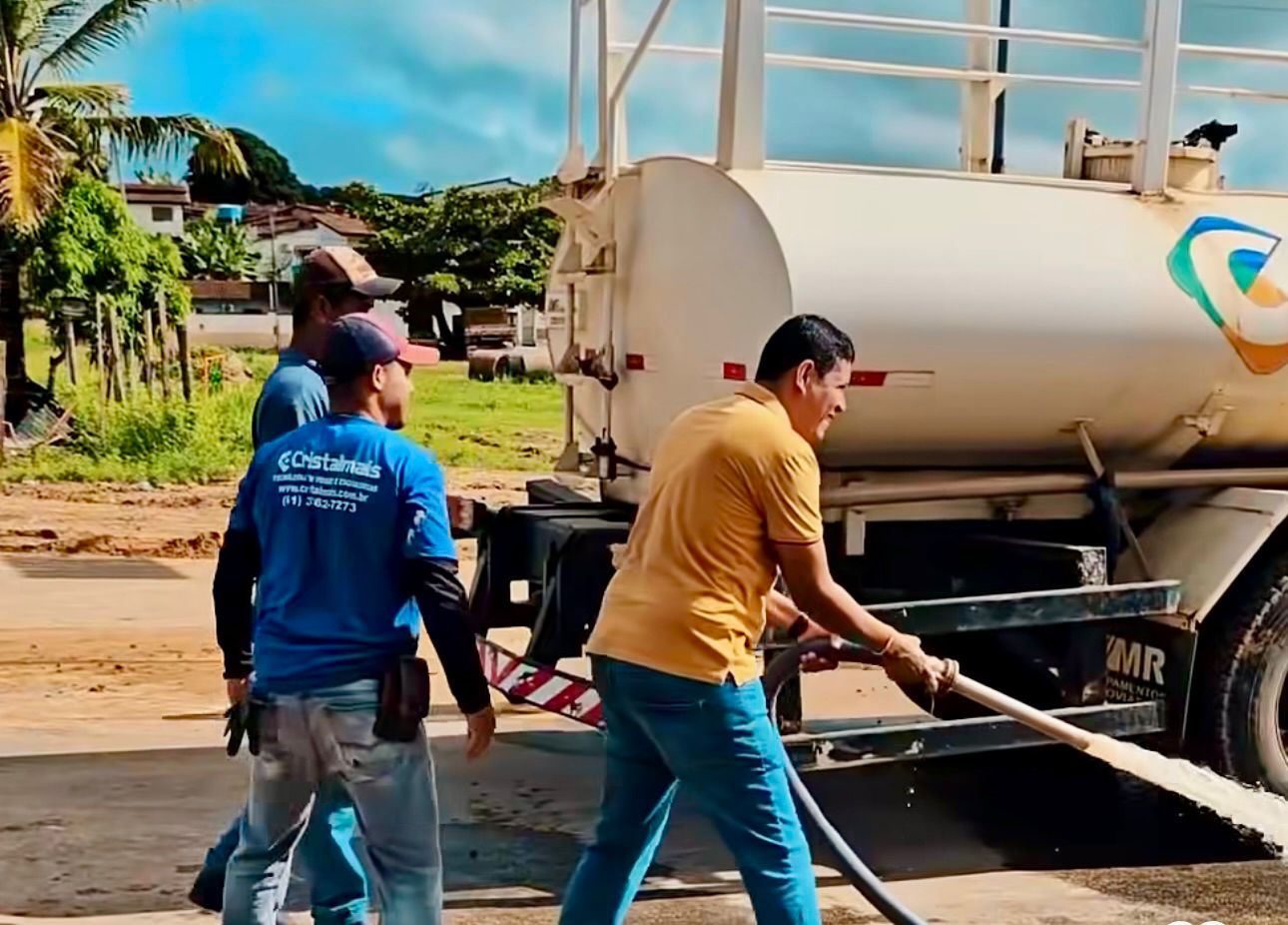 Prefeito Gandhi vistoria ruas e anuncia for�a-tarefa ap�s fortes chuvas em Guaratinga