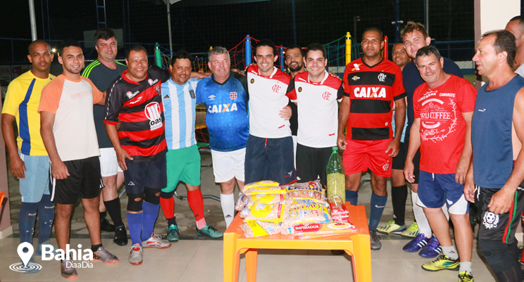 Grupo de amigos espera arrecadar cerca de mil toneladas de alimentos com campanha solidria. (Foto: Alex Barbosa/Bahia Dia a Dia)