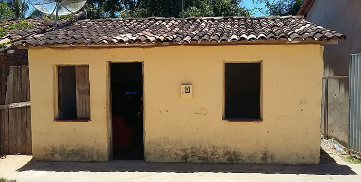 Suspeito conseguiu fugir pelo fundos da casa. (Foto: Divulgao/PM)