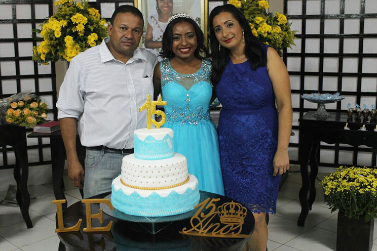 Letcia hoje com 15 anos, orgulho dos pais. (Foto:Arquivo/Pessoal)