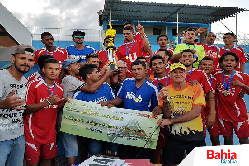 Montinho  campeo da Copa Moacir Francisqueto. (Foto: Alex Gonalves/BAHIA DIA A DIA)