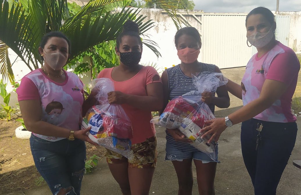 Os Kits de merenda estão sendo entregue aos pais e responsáveis dos alunos matriculados na rede municipal de ensino. (Foto: Divulgação)