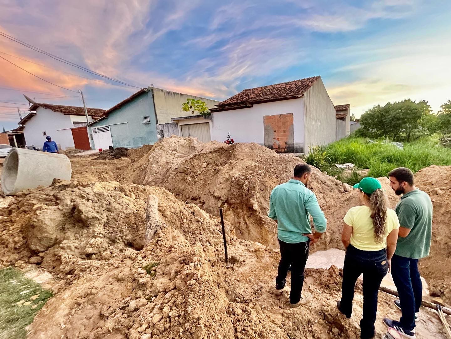 Prefeita Cordlia Torres assina ordem de servio para construo de pontes na zona rural - (Foto: Divulgao)