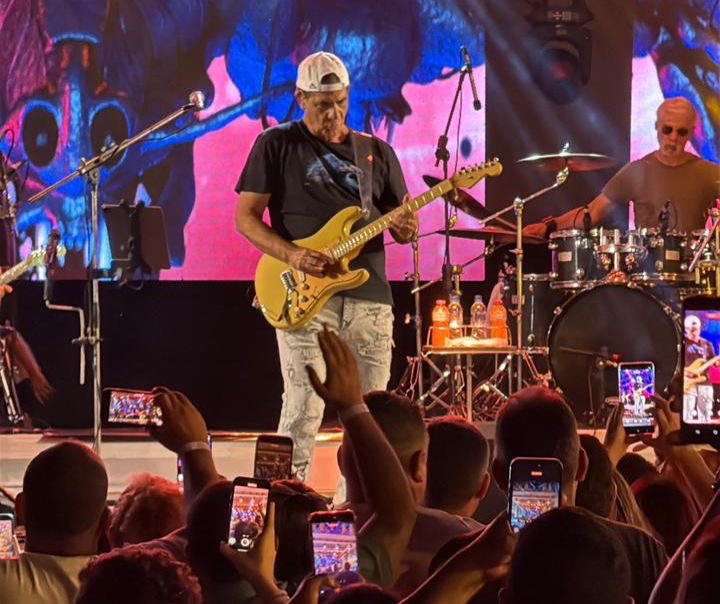 Réveillon Desejos começa em grande estilo na Cabana Área Beach em Porto Seguro