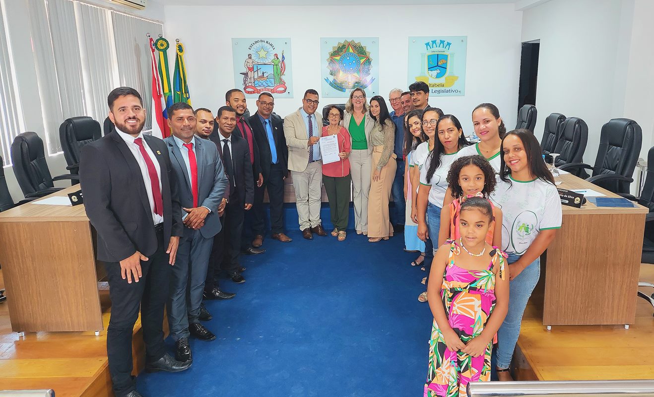 Cmara de Itabela homenageia Neuza Francisqueto e Pastoral da Criana por aes desenvolvidas h 35 anos - (Foto: Divulgao)